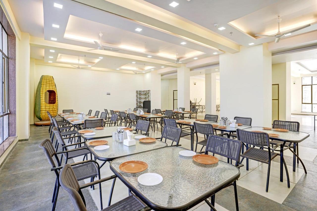 Townhouse Oak Hotel Rama Nashik Exteriör bild