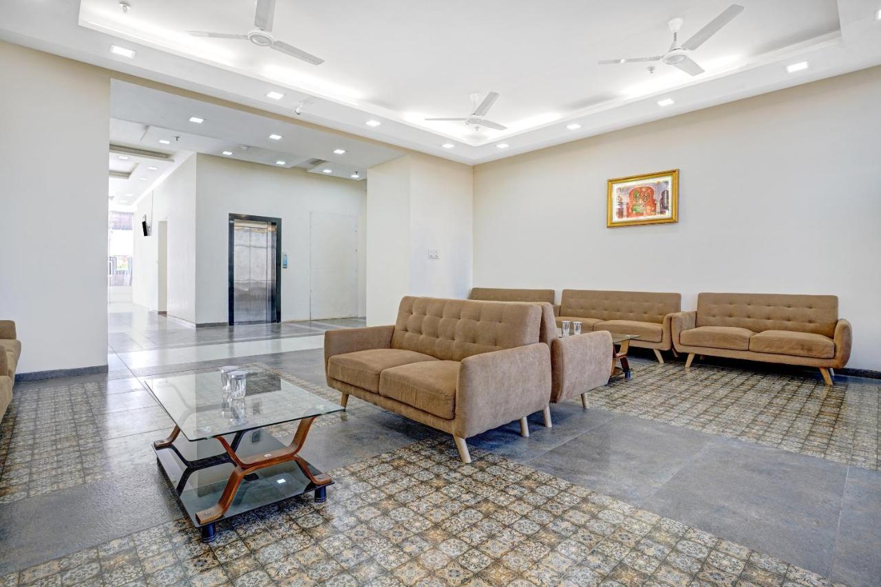 Townhouse Oak Hotel Rama Nashik Exteriör bild