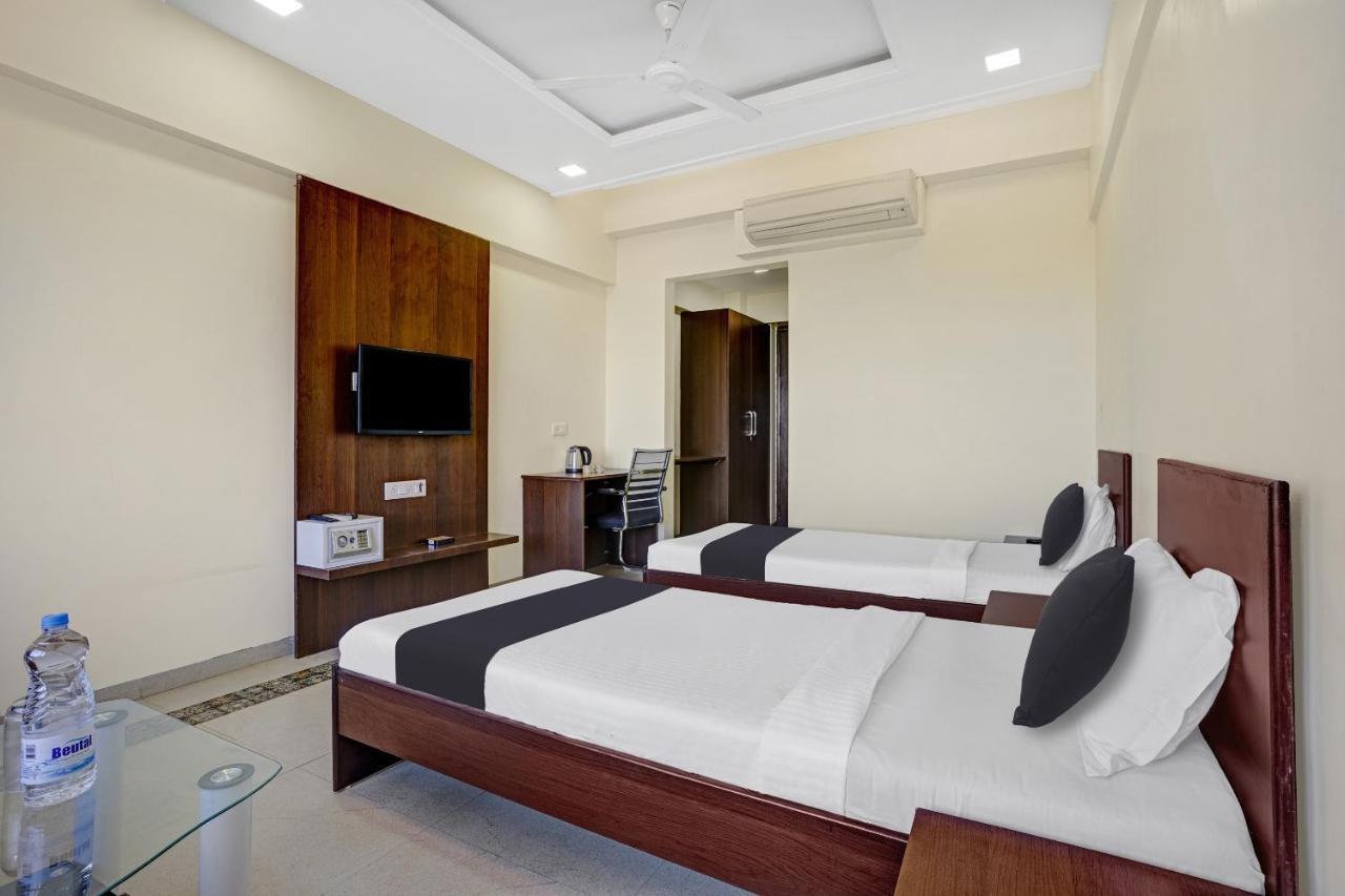 Townhouse Oak Hotel Rama Nashik Exteriör bild