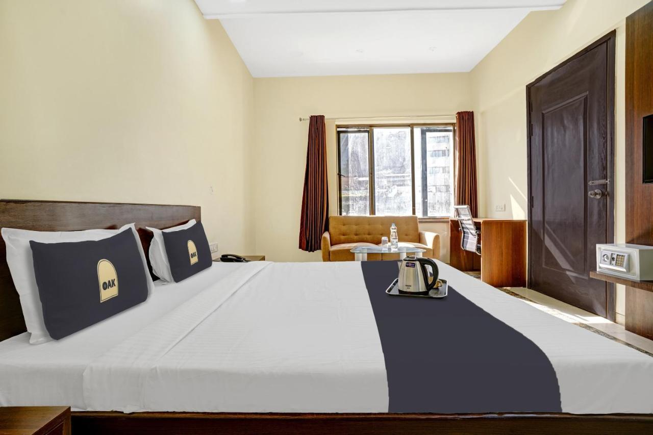 Townhouse Oak Hotel Rama Nashik Exteriör bild