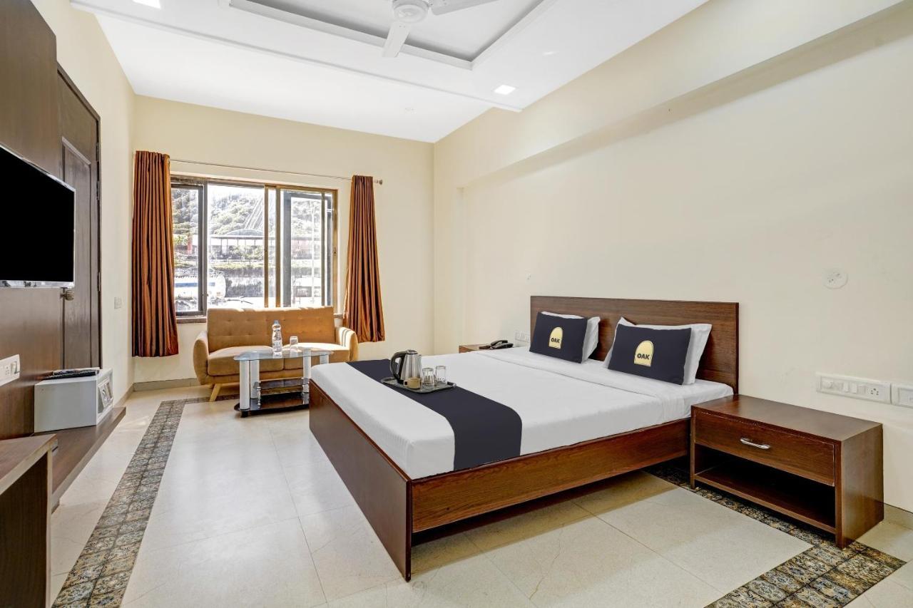Townhouse Oak Hotel Rama Nashik Exteriör bild