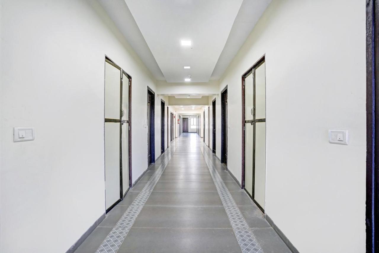 Townhouse Oak Hotel Rama Nashik Exteriör bild