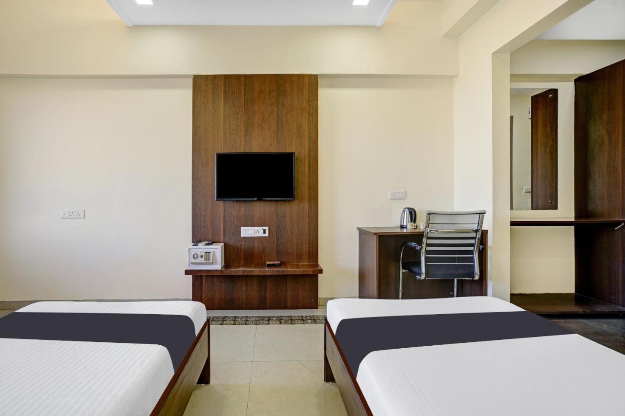Townhouse Oak Hotel Rama Nashik Exteriör bild