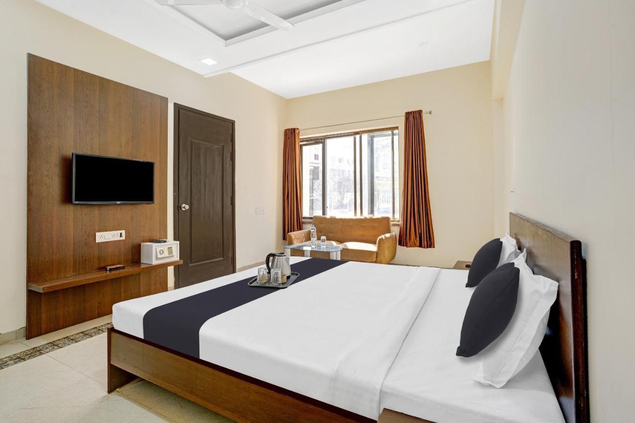 Townhouse Oak Hotel Rama Nashik Exteriör bild