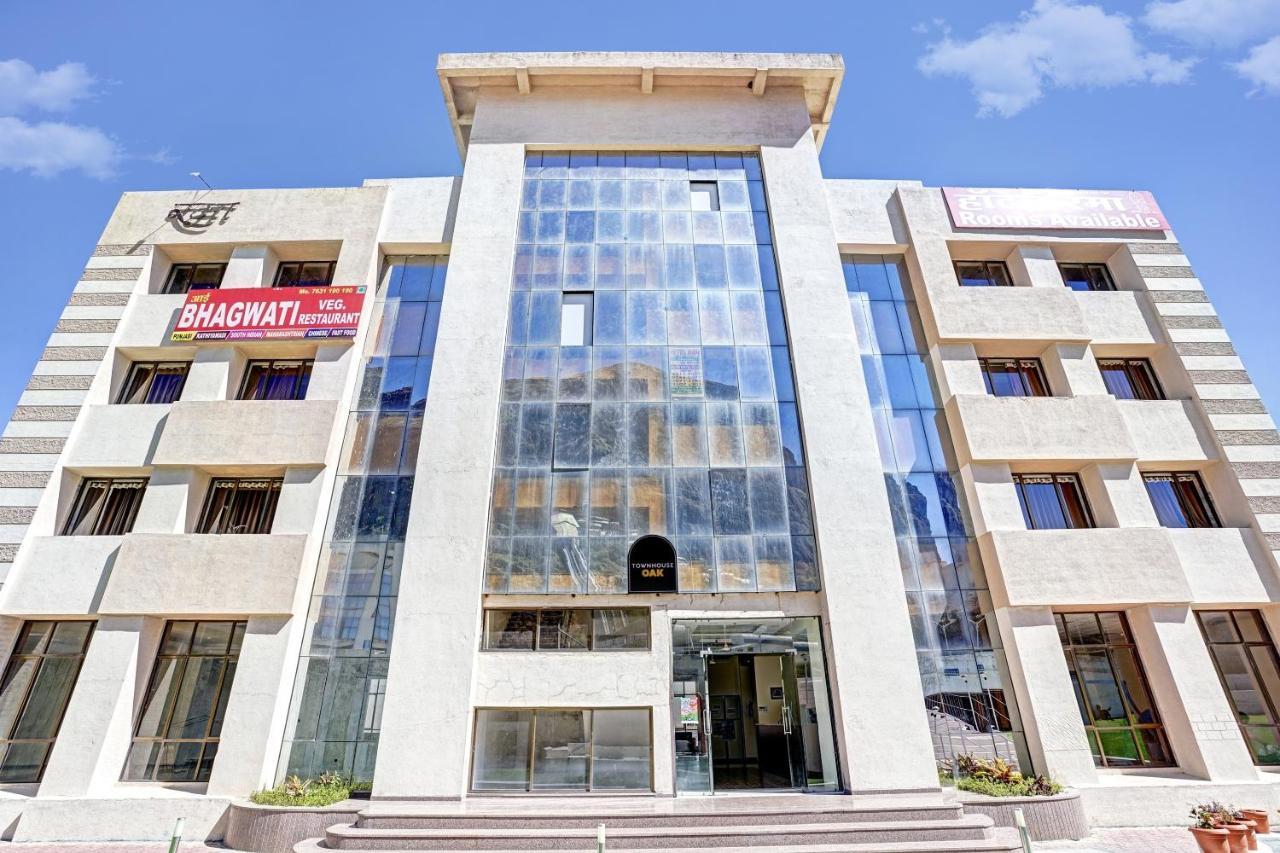 Townhouse Oak Hotel Rama Nashik Exteriör bild