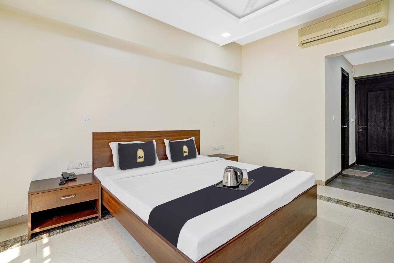 Townhouse Oak Hotel Rama Nashik Exteriör bild